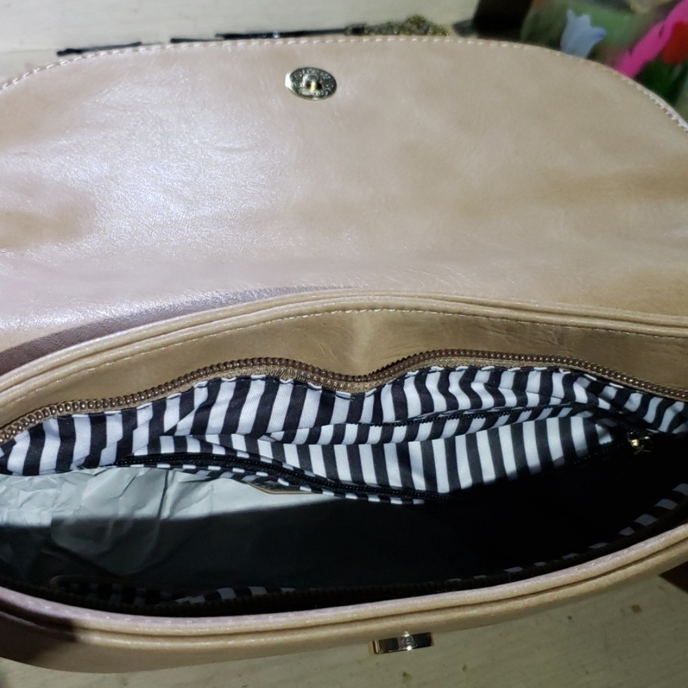 Purse - Picture 3 of 4